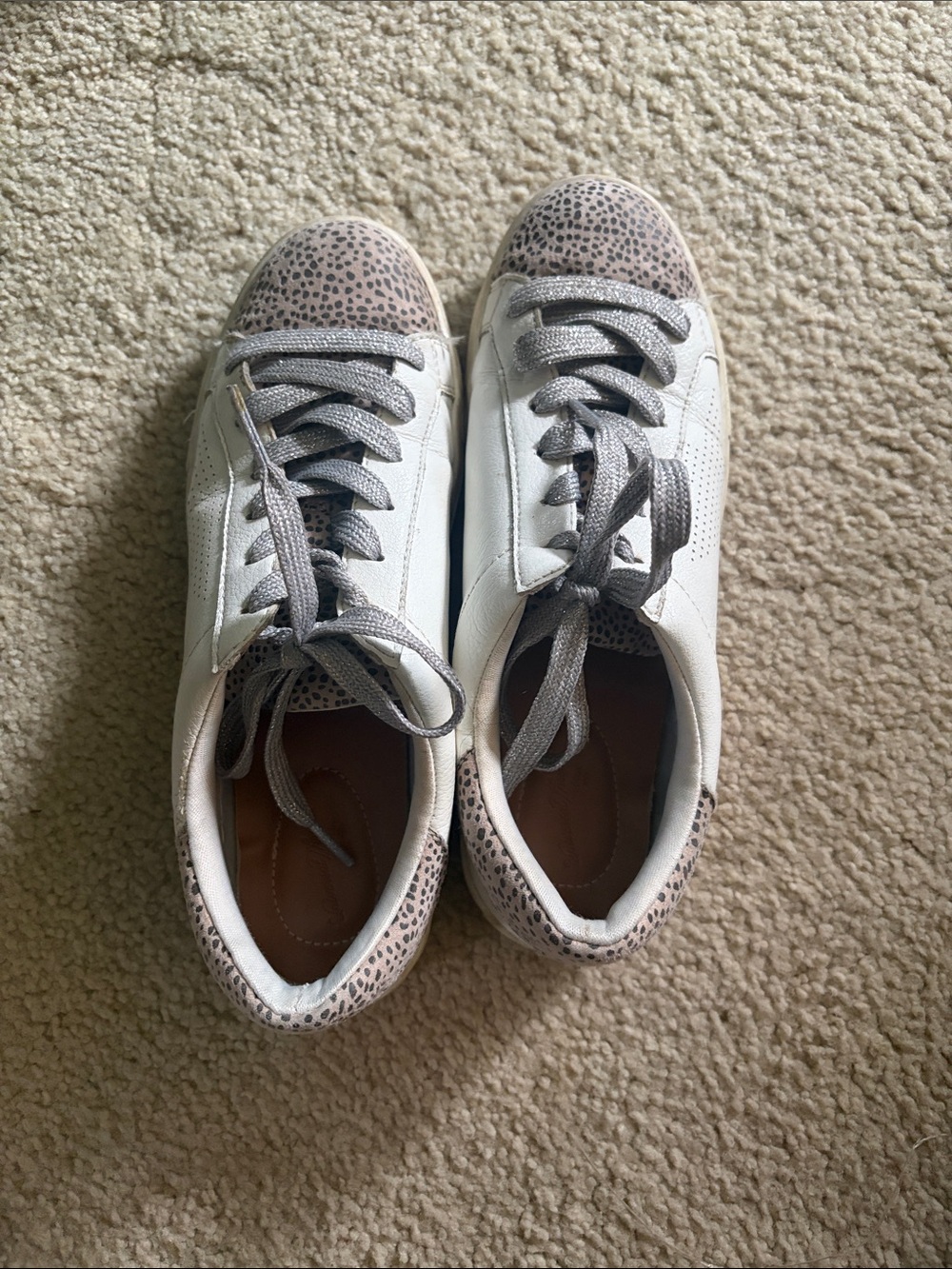 Universal Thread White Leather Sneakers with Gray Speckled Accents
